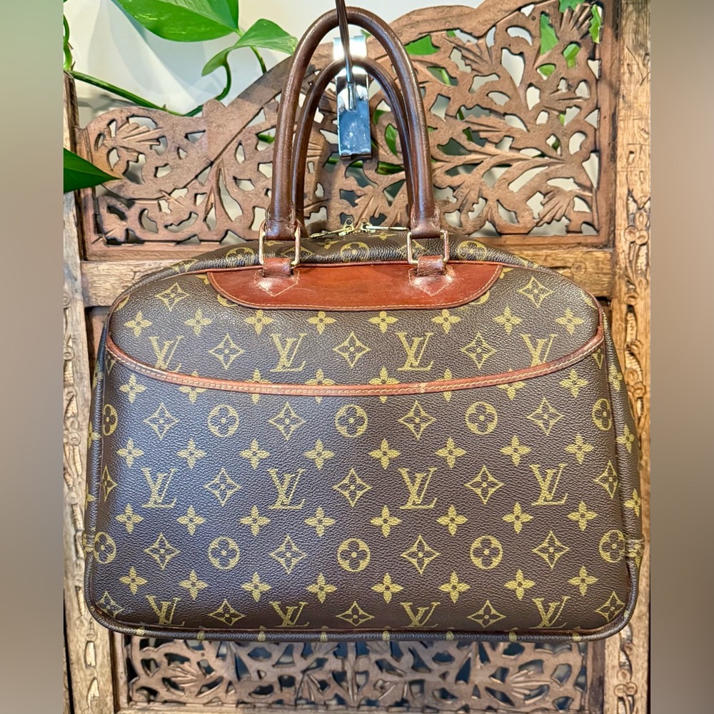 Louis Vuitton Deauville Monogram Hand Bag